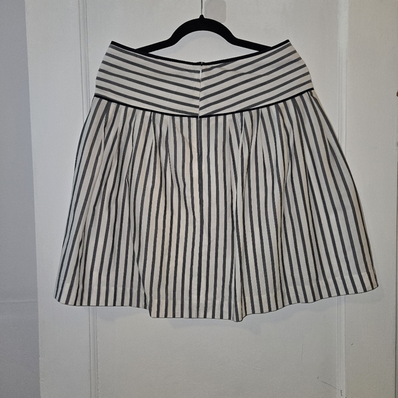 Ann Taylor Striped Pleated A-Line Mini Skirt - Size 6 - Nautical - Picture 6 of 11